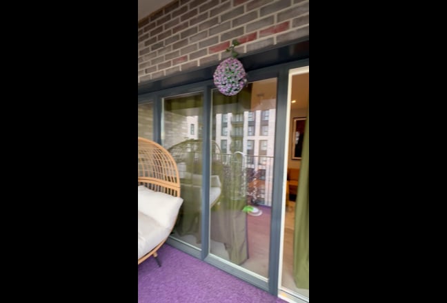 &pound;1,050 RM9 - En-suite Bedroom. BILLS INCL Main Photo