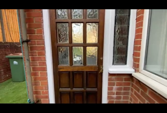 One ensuite accommodation w/living space to lodge  Main Photo