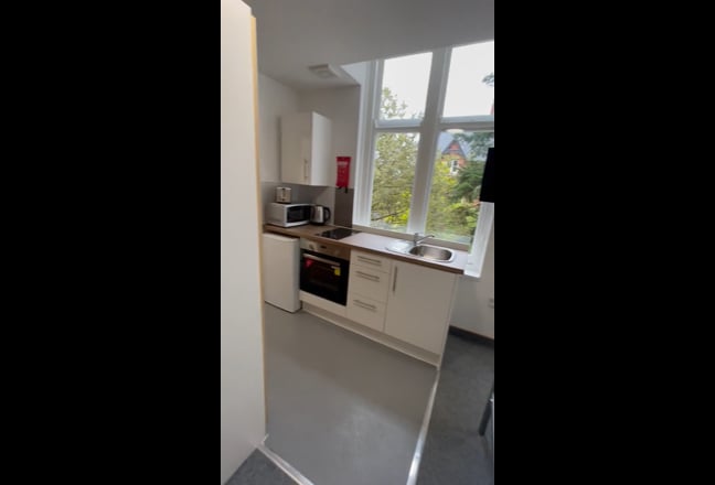 Studio all bills Inc-3 mins to UoL Main Photo