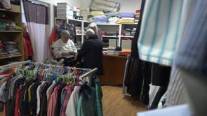 Més de sis dècades del Rober de Càritas l'Escala per a fomentar el reaprofitament del tèxtil