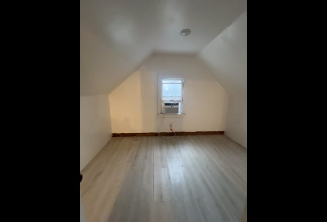 Bedroom for rent  Main Photo