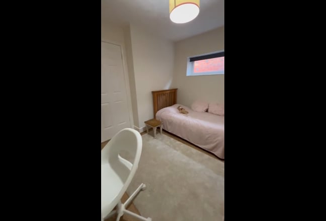 Double furnished room with king size bed Main Photo