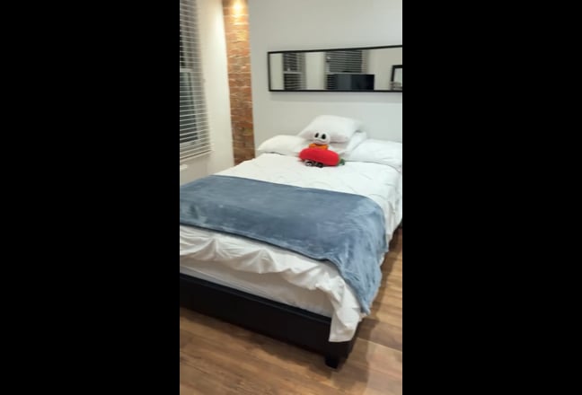 Beautiful Room Crouch End North London Main Photo