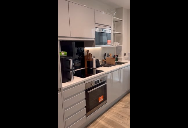 Modern Flat in Goodmayes  Main Photo