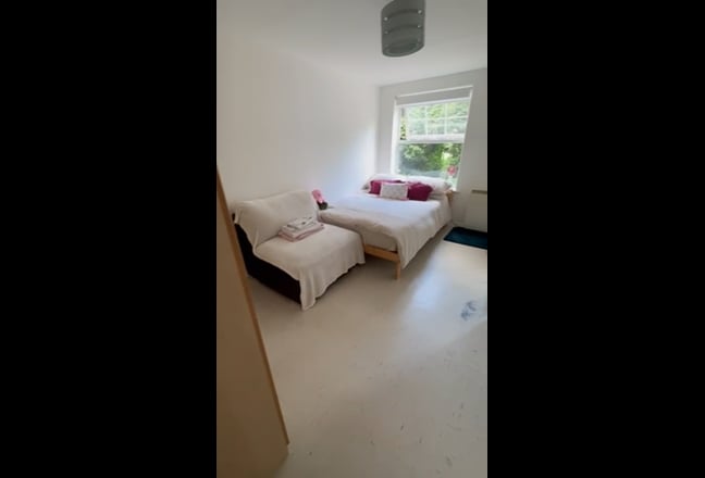 Spacious Double Room To Rent In Acton Town W3  Main Photo