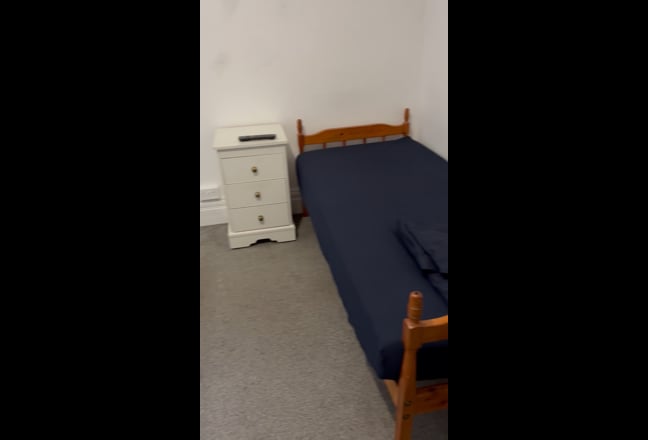 Spacious Double Room for Rent Main Photo