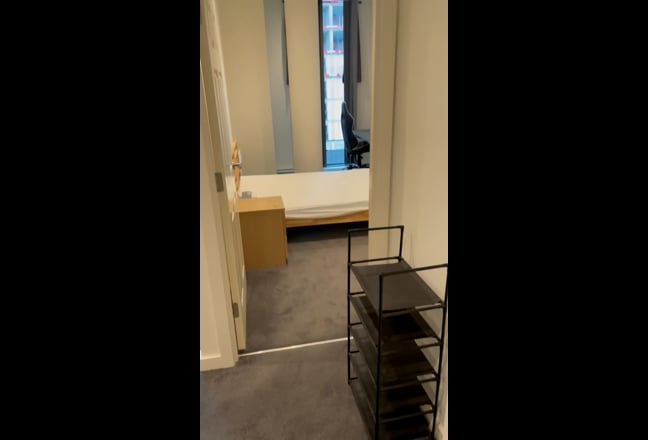 An En-suite spacious Bedroom  Main Photo