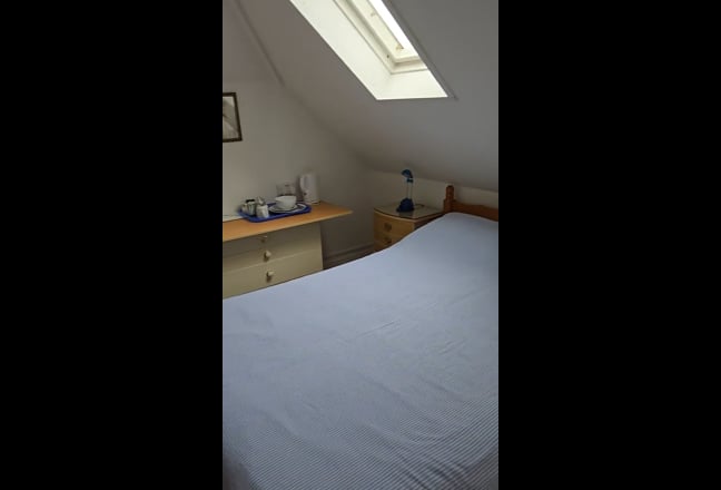 Furnished room for a Single person Main Photo