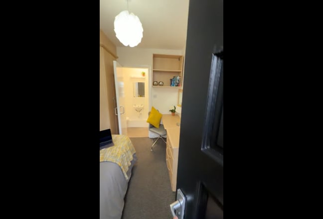 Close to city Centre Property Main Photo