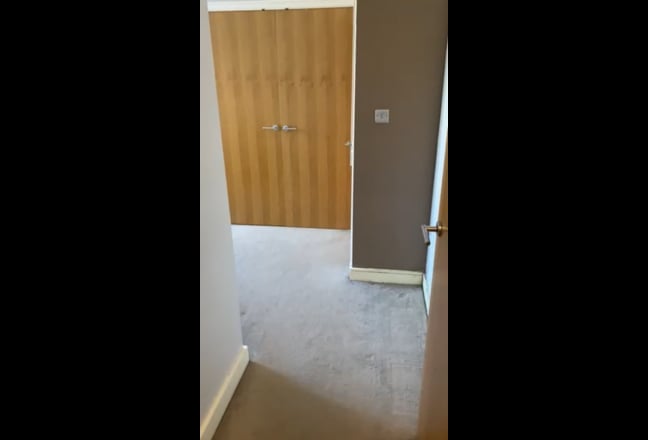 Spacious Double Room + Private Bathroom  Main Photo