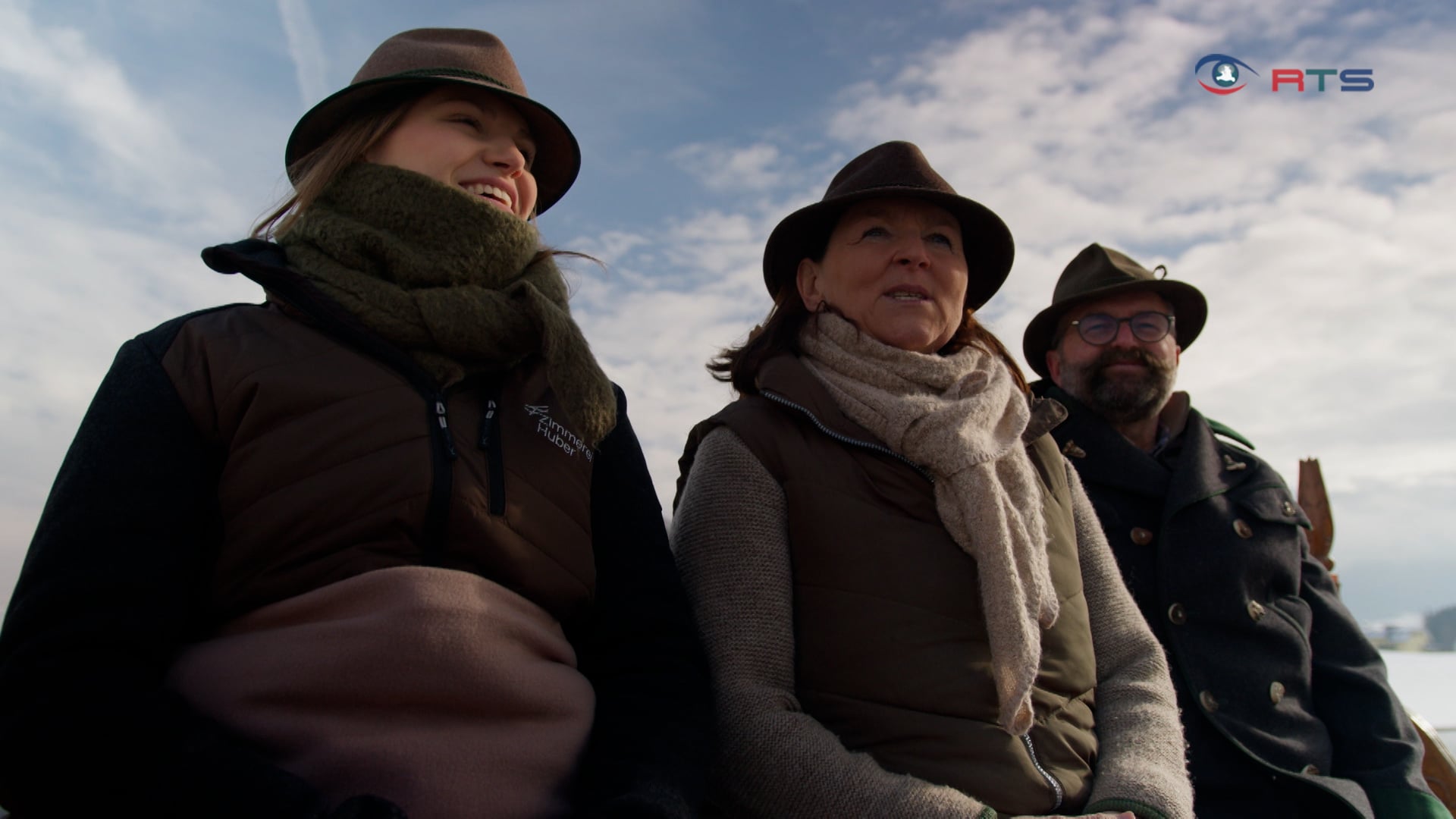 ausfahrt-tradition-in-einer-kutsche-vereint