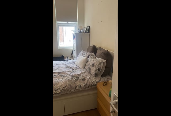 Large en-suite in Willesden Green Main Photo