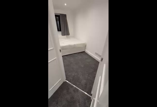 Double en-suits in heart of Roehampton  Main Photo