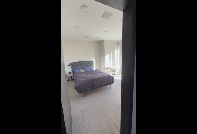 Double Room in Camden Main Photo