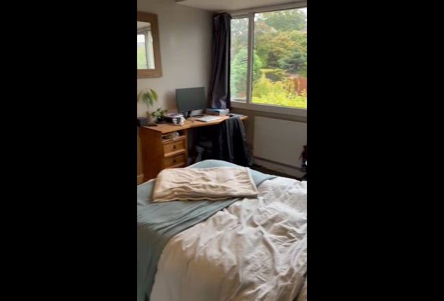 Double Bedroom.  Close to Uni! L@@K!! Main Photo