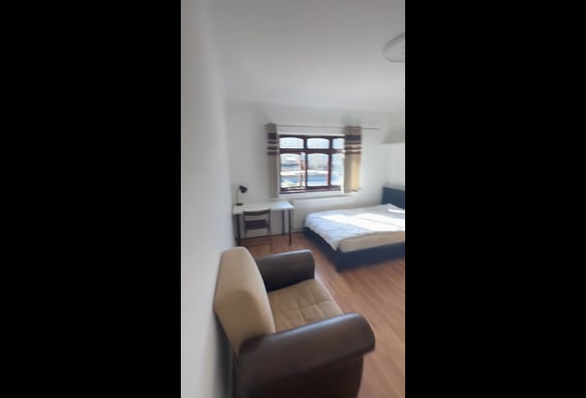 Large Double Rooms Available –N8 8QG(available now Main Photo