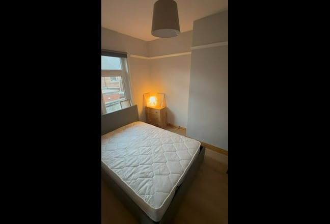 City Edge Modern Quiet Double Room in Ravenhill Main Photo