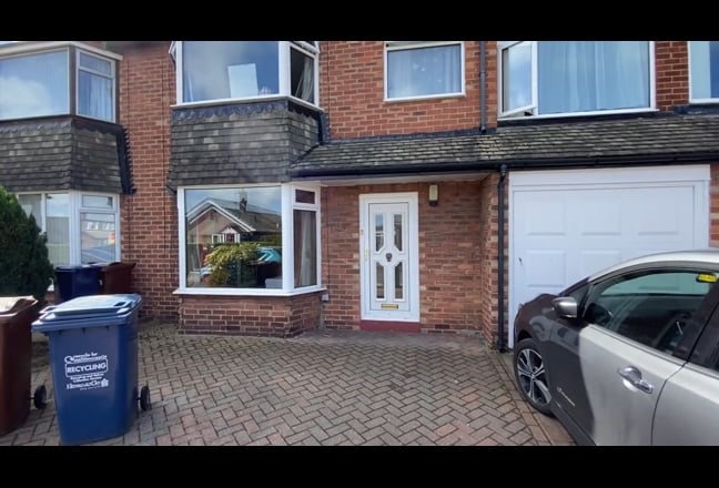 Beautiful Double Room in Gosforth  Main Photo