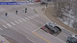 Omaha Trafic Light Sink Hole