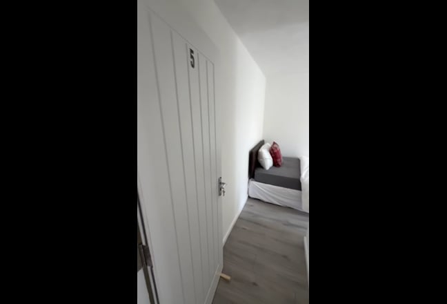 1 Brand New Dble Bedroom, with Dedicated Bathroom Main Photo