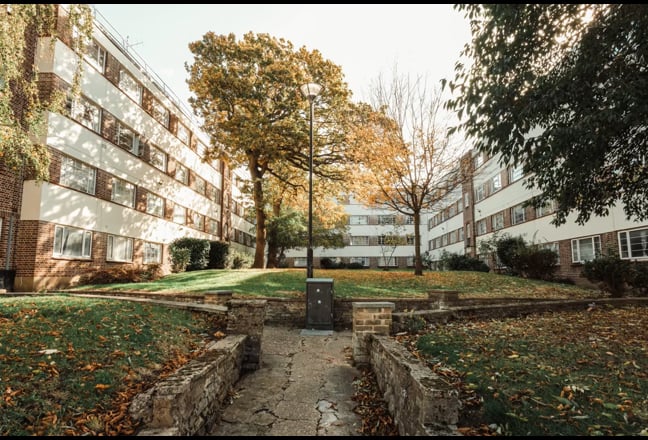 Hayes court, Clapham Main Photo