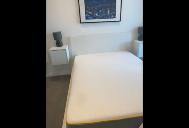 Large Double Room in 2‑Bed Flat – Great Location Main Photo