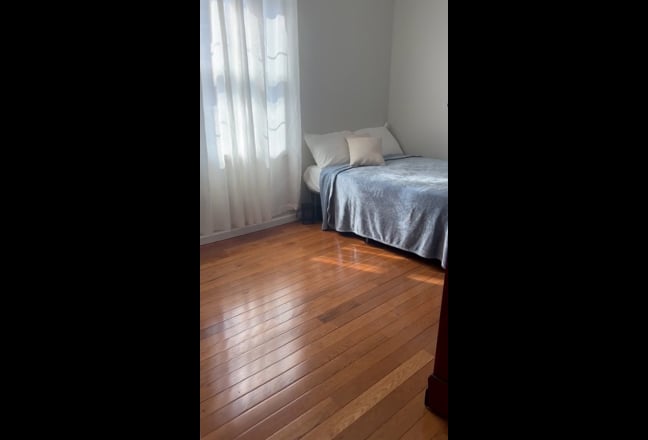 Roommate Wanted – Private Room Available Main Photo