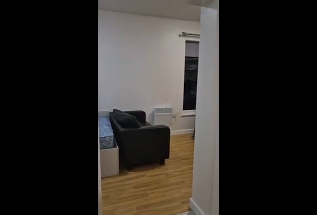 Ensuite room with own kitchen at affordable price Main Photo