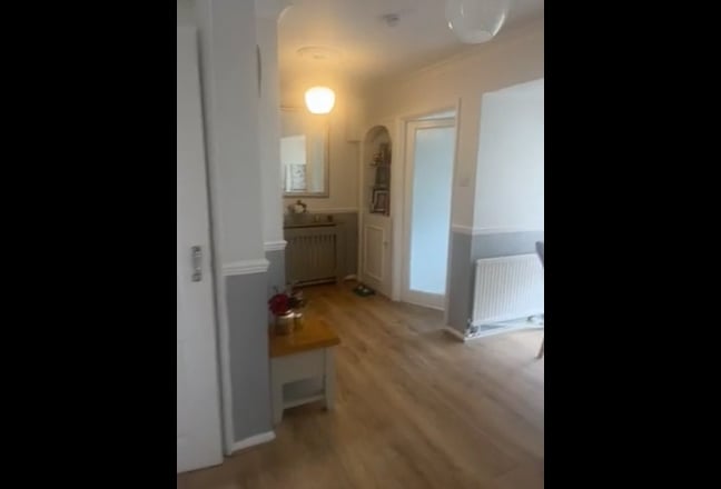 Double room in quiet household Main Photo