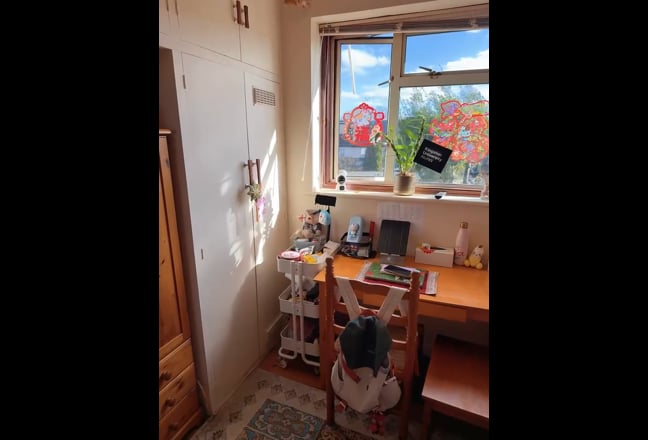 Cosy single room 10 mins walk to Whitton Station Main Photo