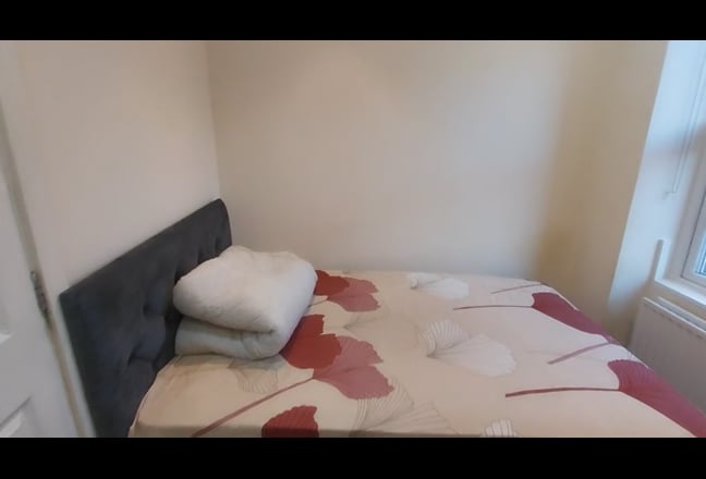 Single Personal Room in LS6 - Available Now| House Main Photo