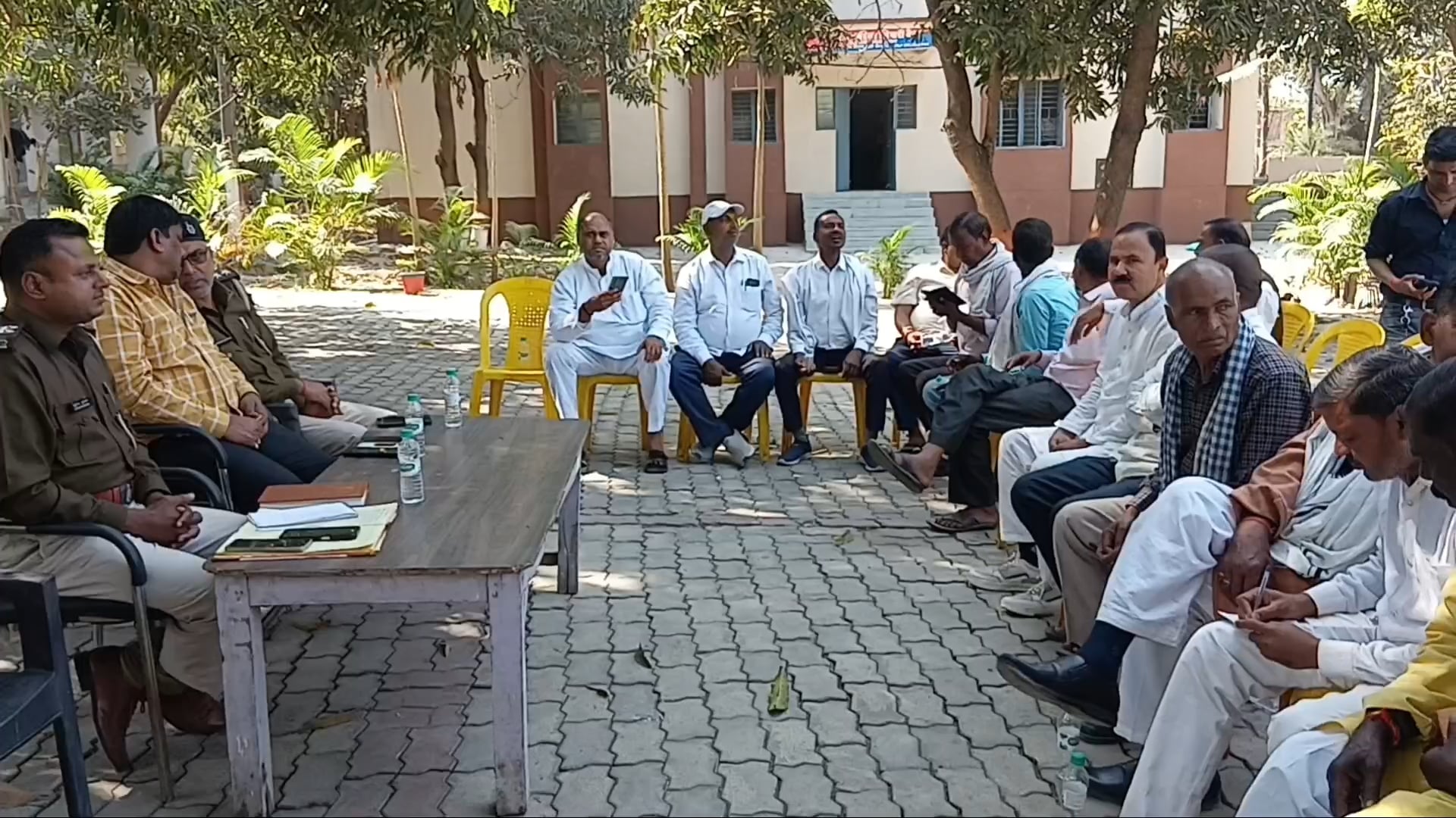 होली पर्व को लेकर सिरदला थाना परिसर में की गई शांति समिति की बैठक