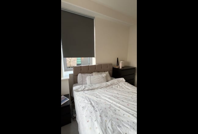 Luxury ensuite furnished room with king bed Main Photo