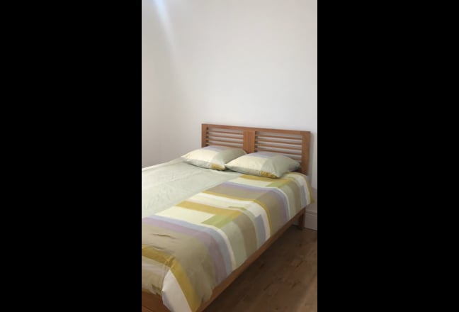 Newly Decorated 2-Bed Flat in Plumstead Main Photo