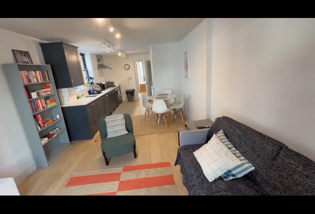 Newly refurbished flat to rent &pound;2300 pcm Main Photo