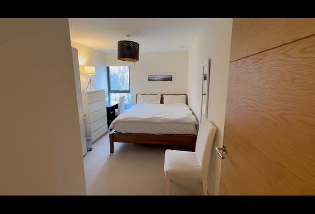 Beautiful, clean, large & modern room  Main Photo