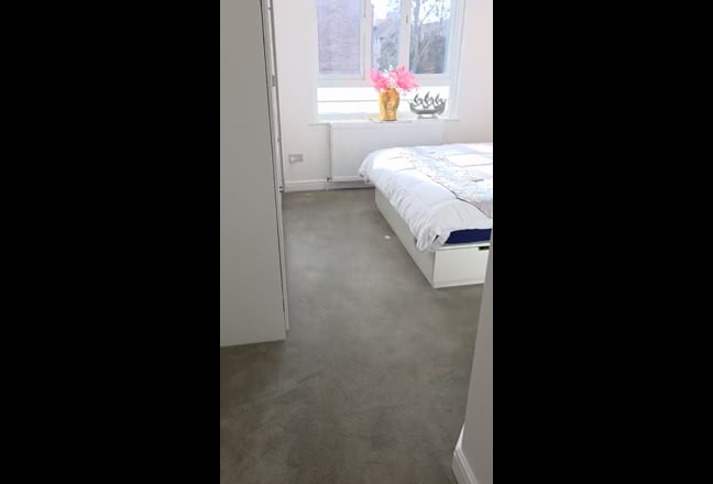 Stunning bright double En-suite  Main Photo