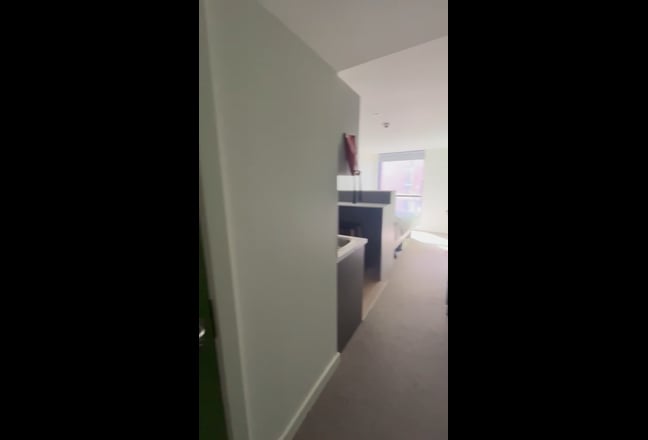 Ensuite studio in The Edge Main Photo