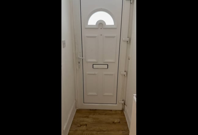 🏠✨ Sharing Room – One Seat Available Immediately  Main Photo