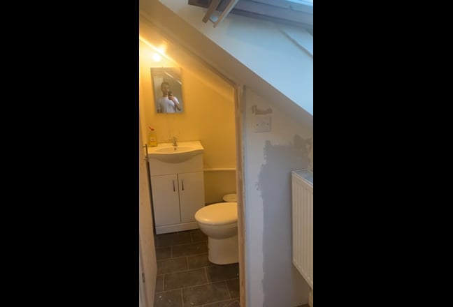 Double room with attach bathroom in Feltham Hig st Main Photo