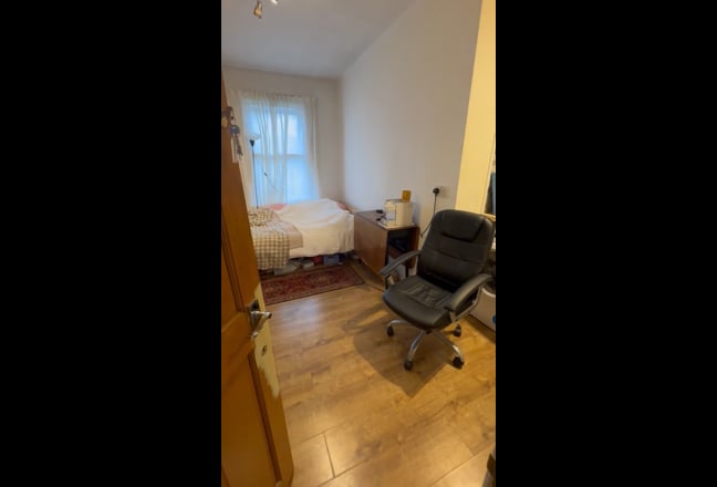 Single Occupant Studio Hackney Down Station April  Main Photo