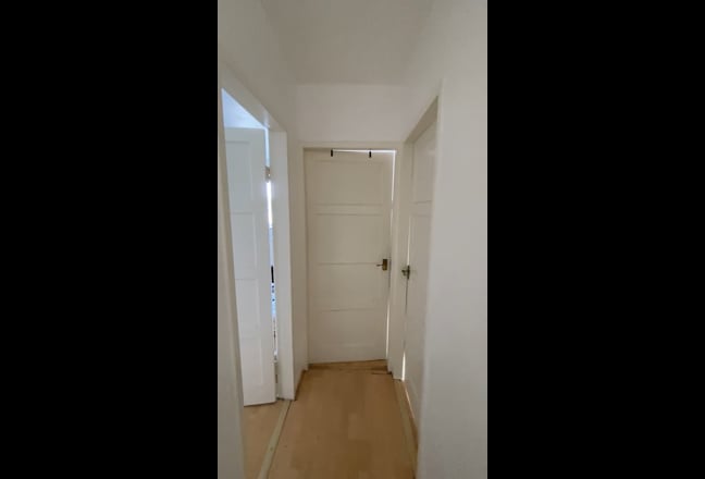 Bright Peckham Flat Main Photo