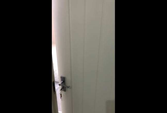 Double en-suite room with kitchen / shared house Main Photo