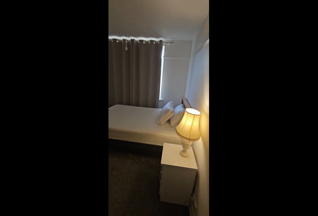 Quiet house share in Luton, close to the station! Main Photo