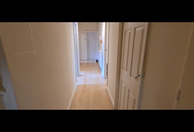 A bright and comfortable room available Main Photo