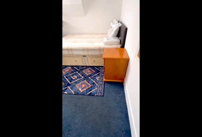 Newly decorated room in a lovely house. Main Photo