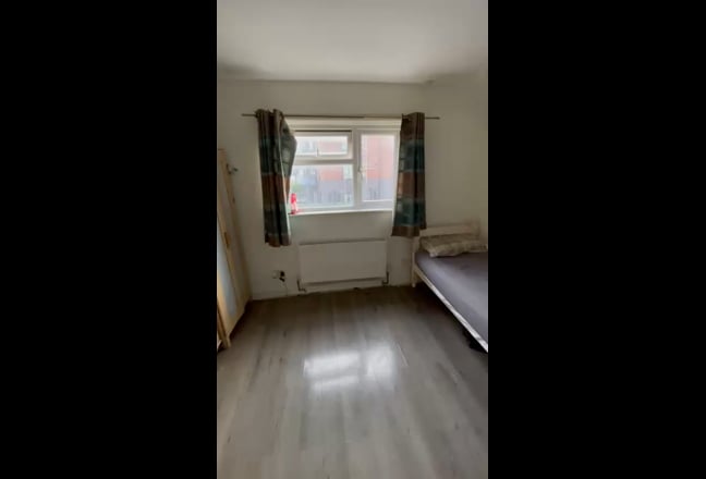 Double Room in convenient location Main Photo