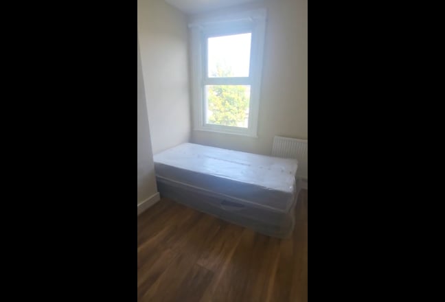 Xl/Triple spacious room available immediately  Main Photo