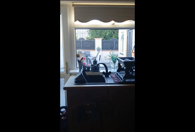 Fab, clean, newly decorated single room for rent. Main Photo