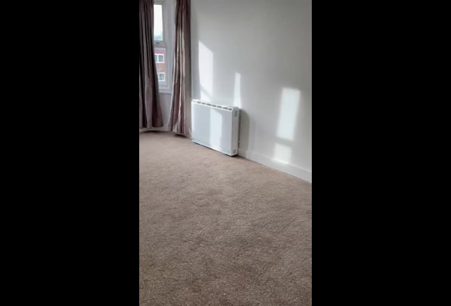 Spacious recent renovated2 bedroom & 1  bath flat  Main Photo